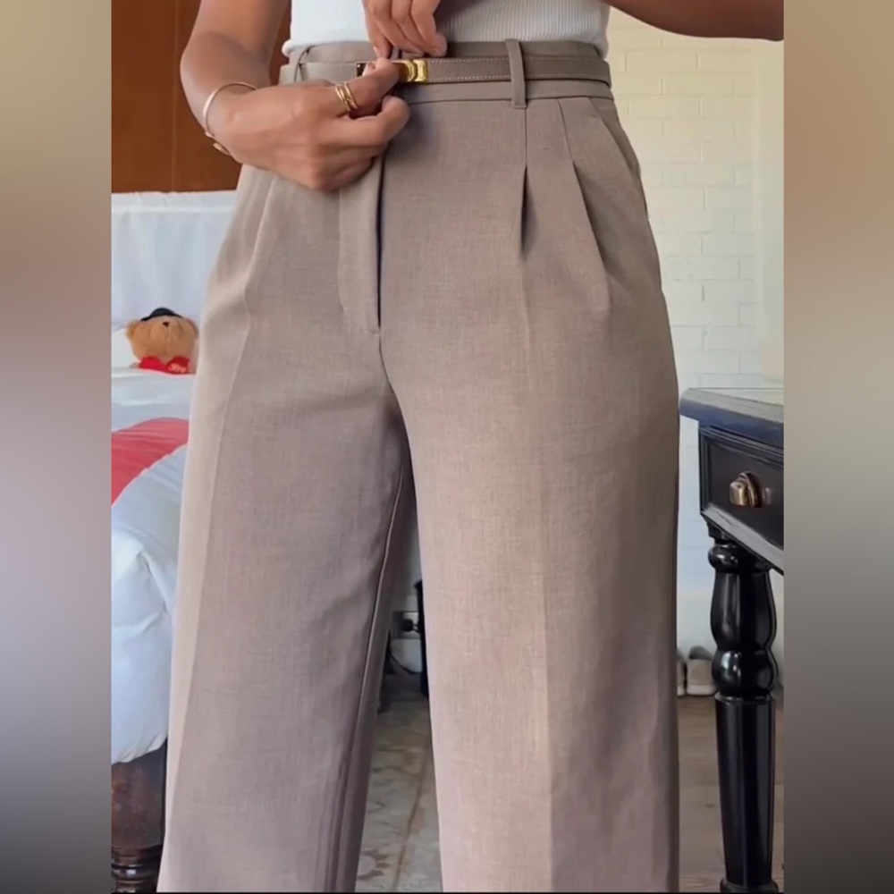 Aritzia Effortless Pant in Modern Taupe